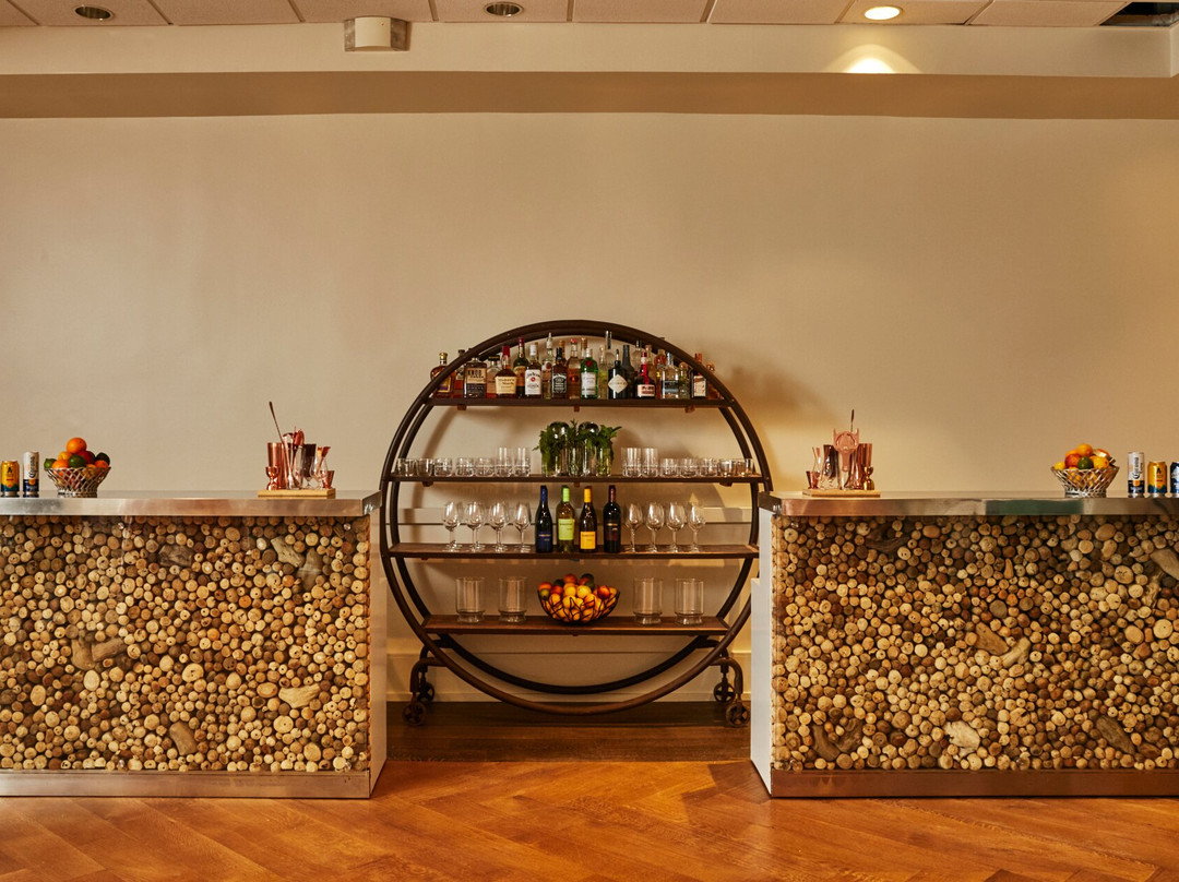 偷渡船海滩渡假村主图