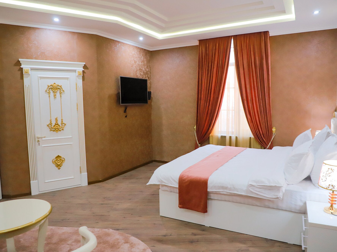 The Royal Hotel主图