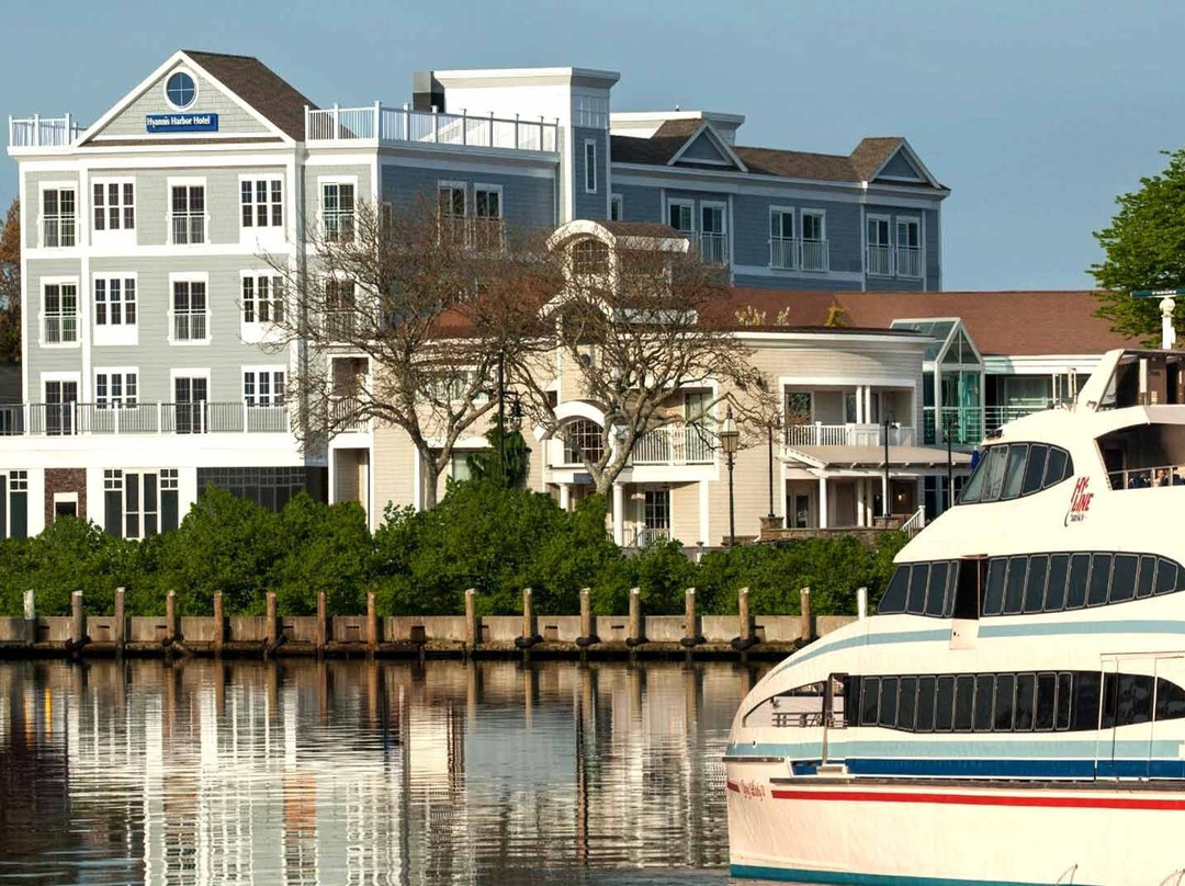 Hyannis Harbor Hotel