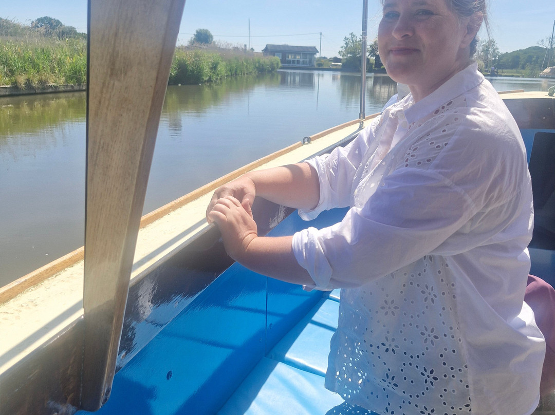 Ross' Wildlife Boat Trips-Mustard Hyrn必去景点