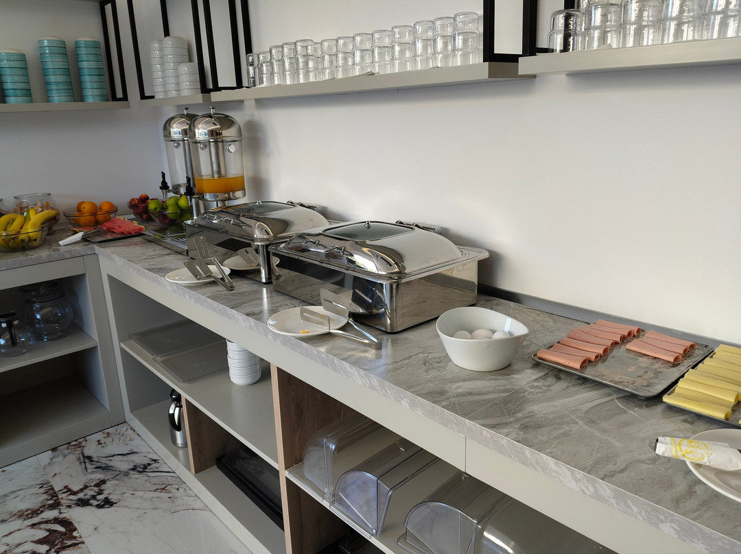 Chimaera Hotel主图