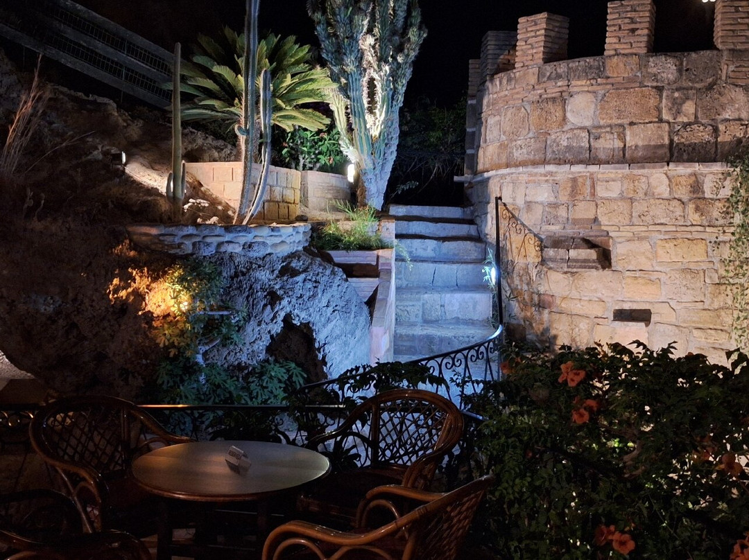 Cave Bar-卡拉马其必去景点