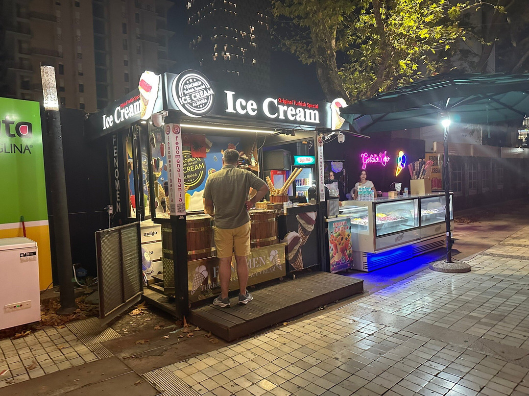 Rruga Murat Toptani-地拉那必去景点