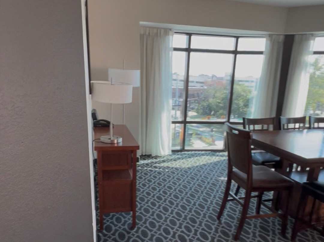 Bluemont Hotel主图