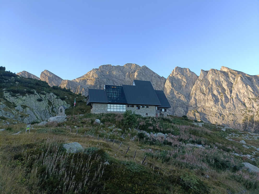 Rifugio Garelli主图