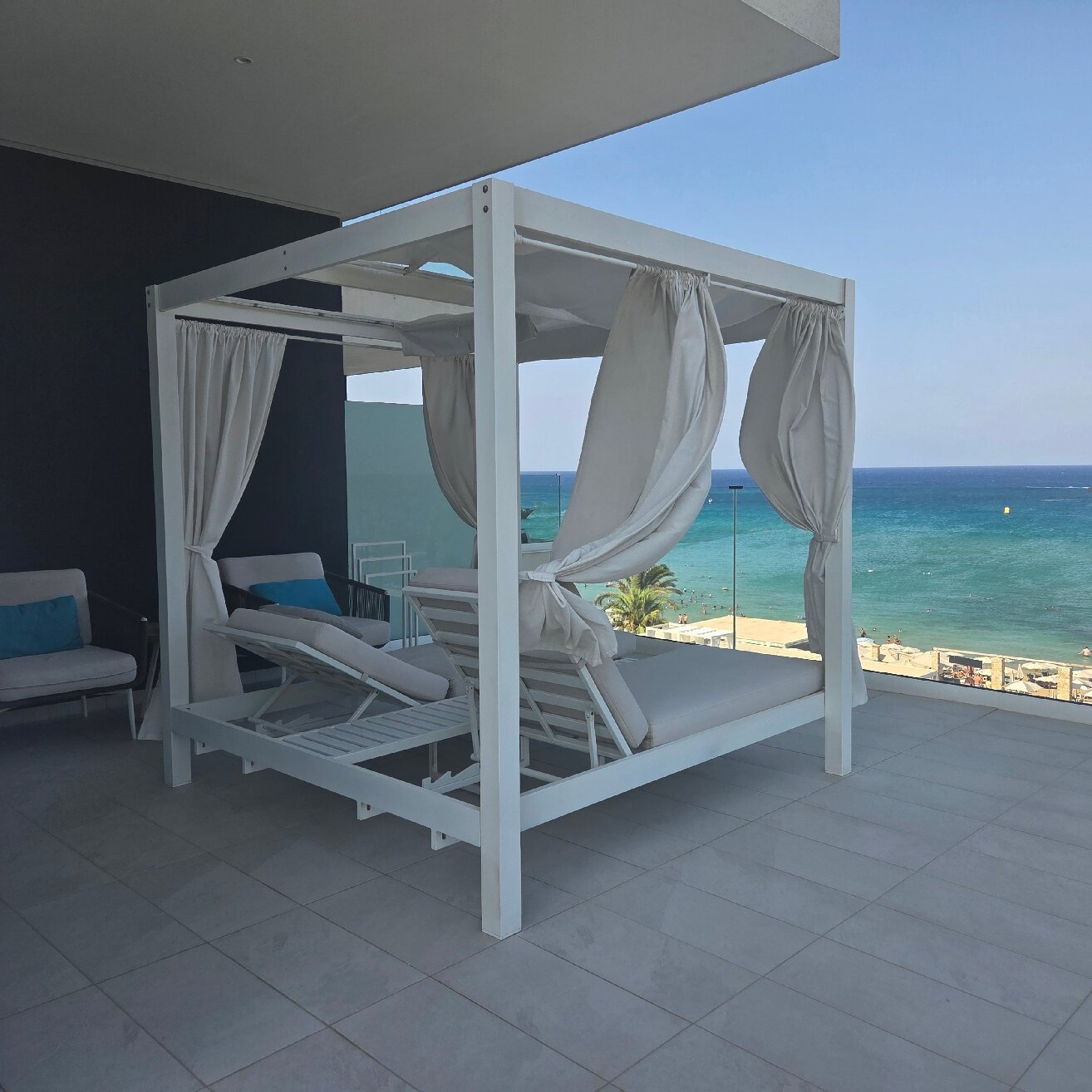 Flamingo Paradise Beach Hotel-官方