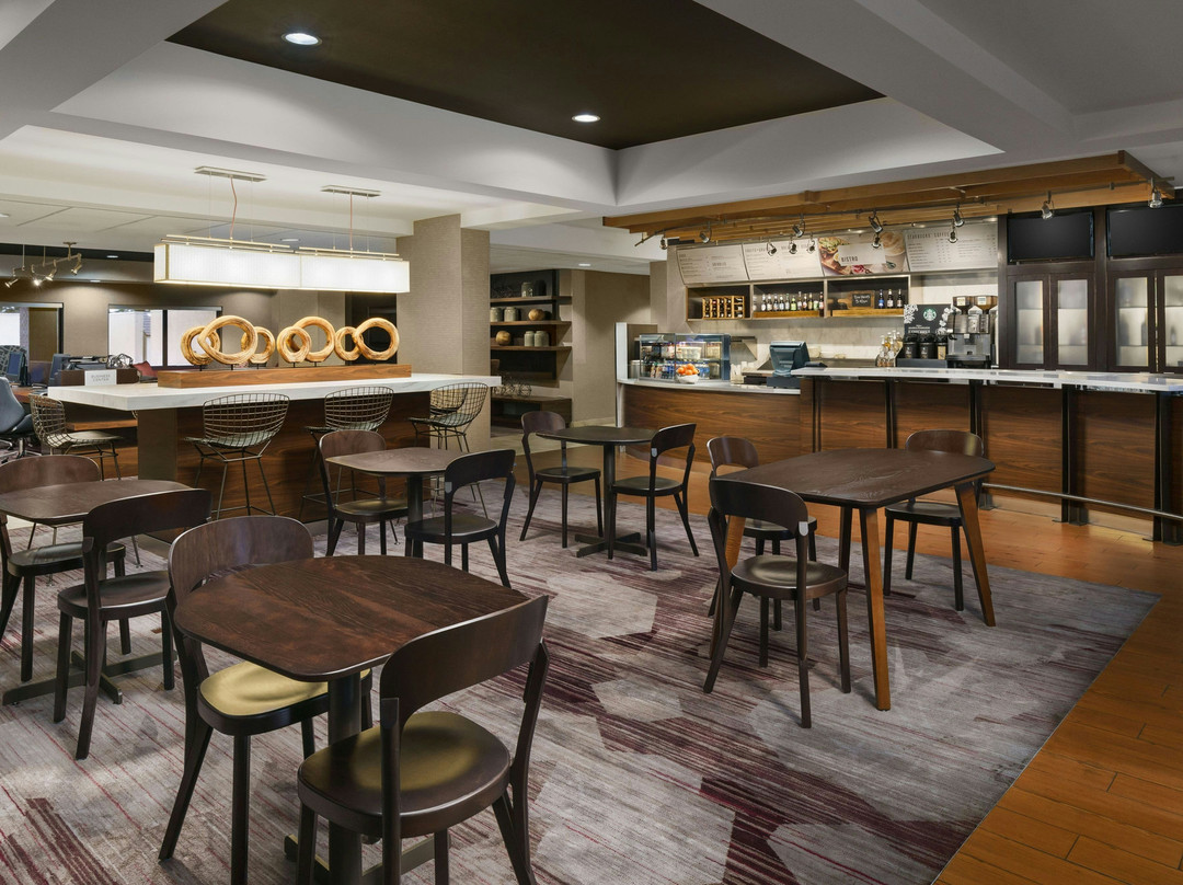 Glendale Heights酒店住宿-Courtyard by Marriott Chicago Bloomingdale