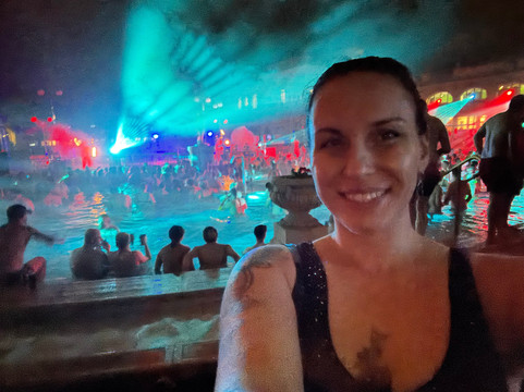 Sparty Széchenyi Bath Party-布达佩斯必去景点