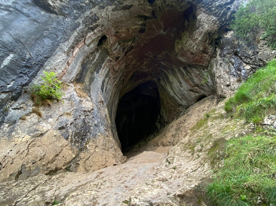Thor's Cave-Wetton必去景点