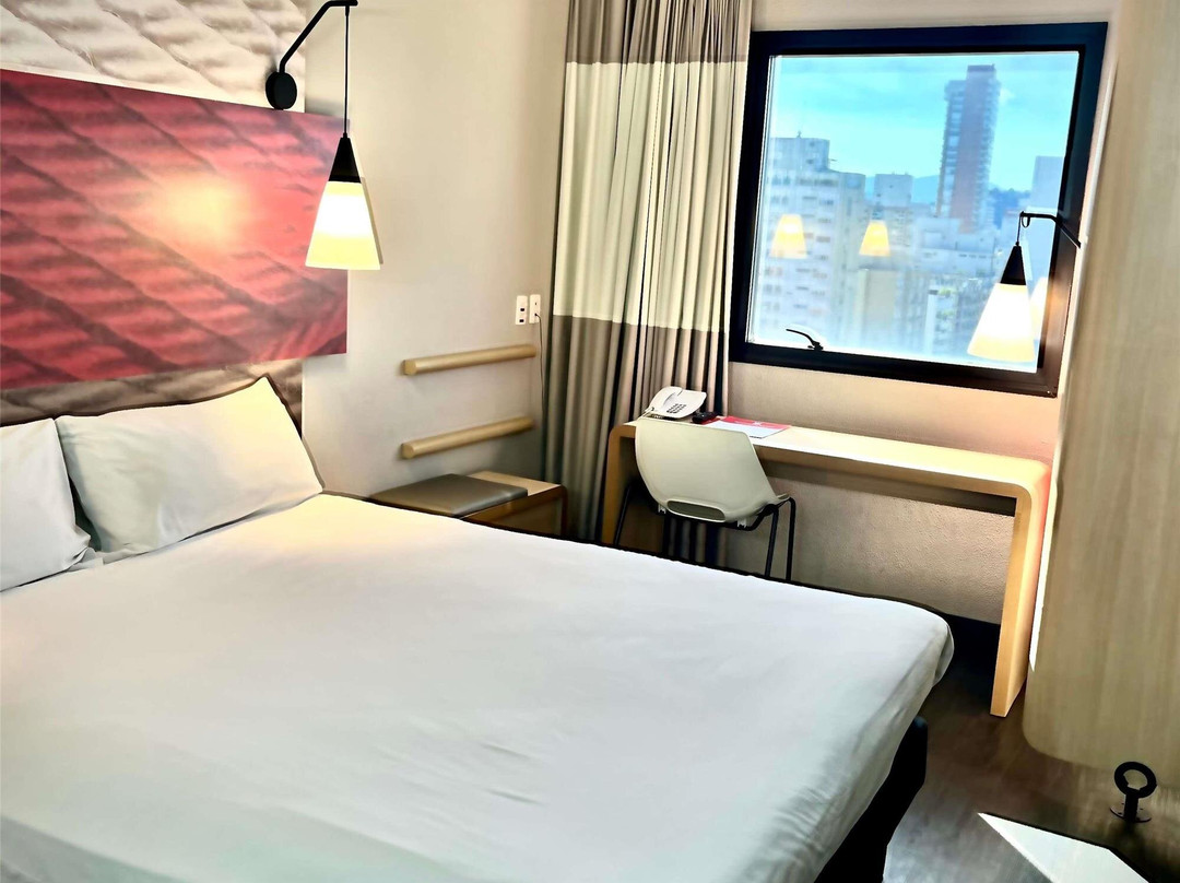 宜必思桑托斯贡扎加海滩酒店主图