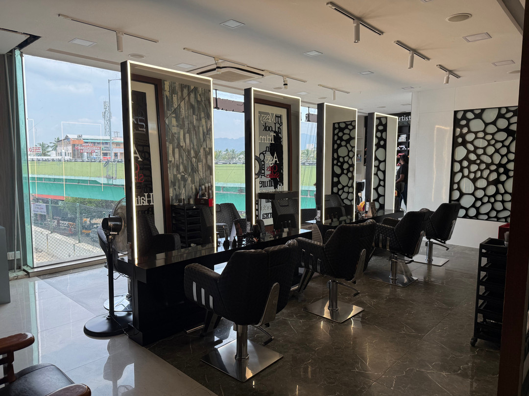 Essensuals by TONI & GUY-Salem必去景点