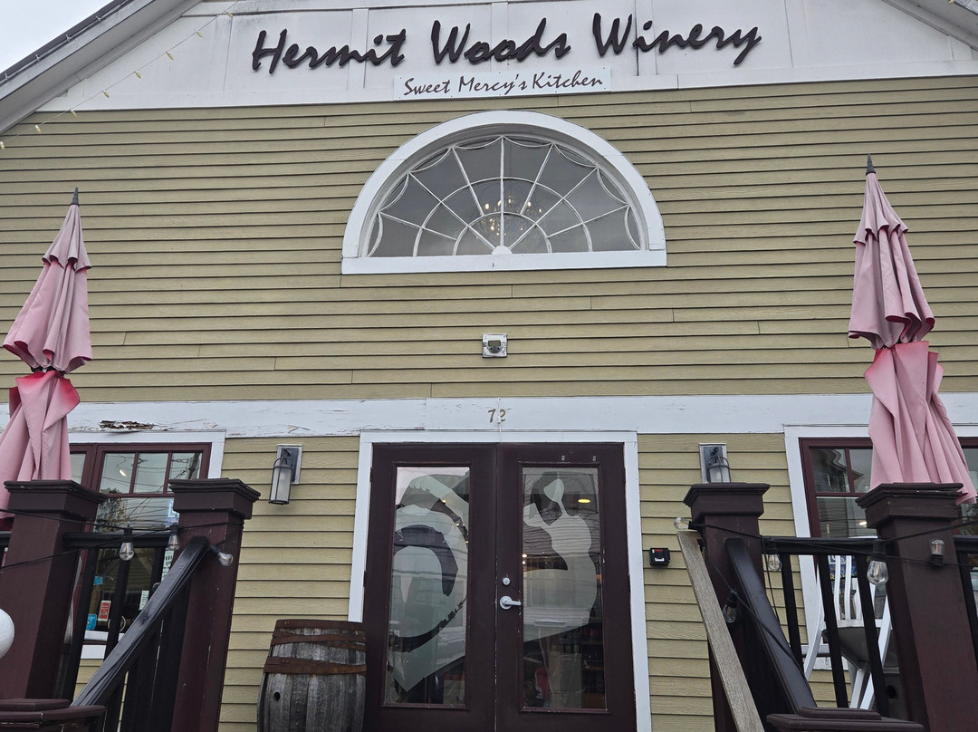 Hermit Woods Winery & Eatery-梅勒迪斯必去景点