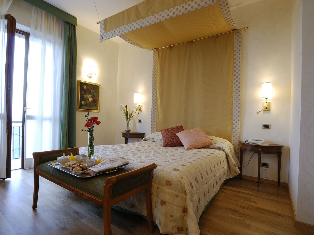 Civitella del Tronto酒店住宿-祖尼卡1880餐饮酒店