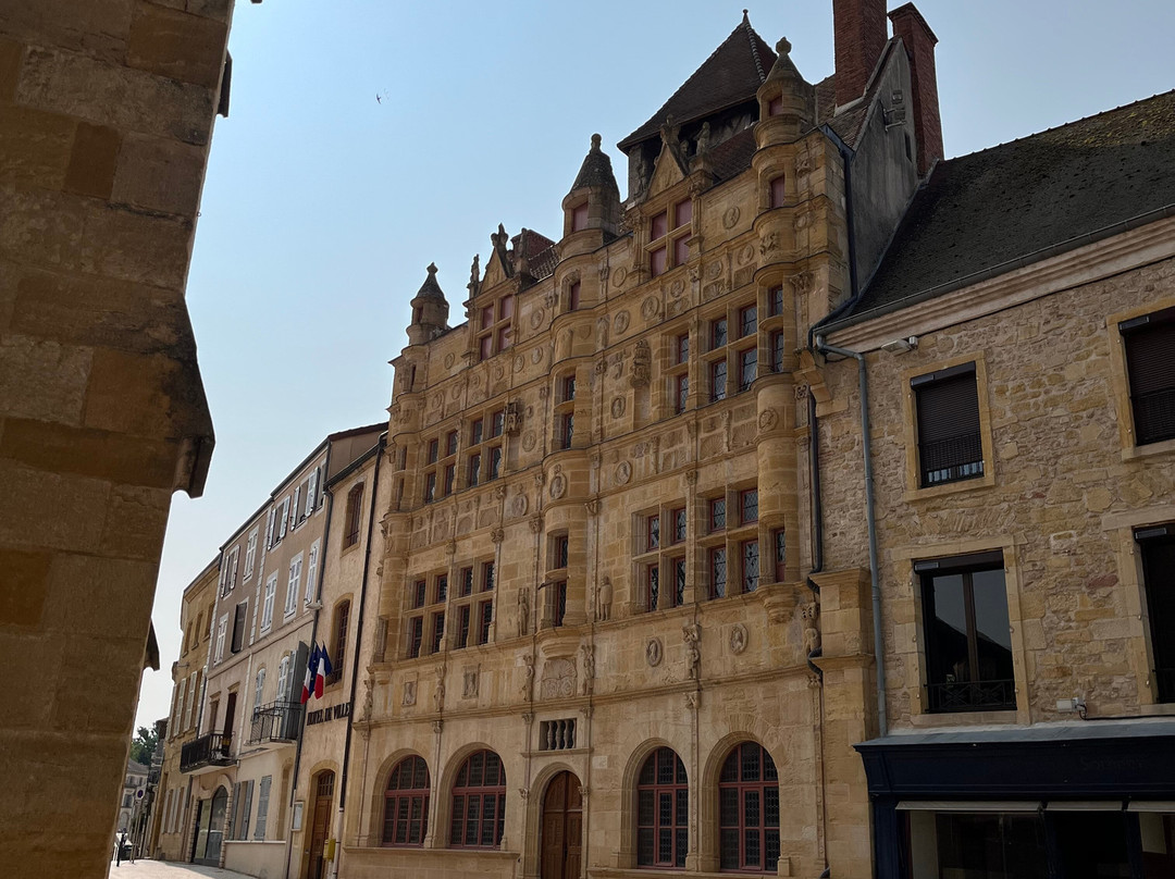 Hôtel de Ville-Paray Le Monial必去景点
