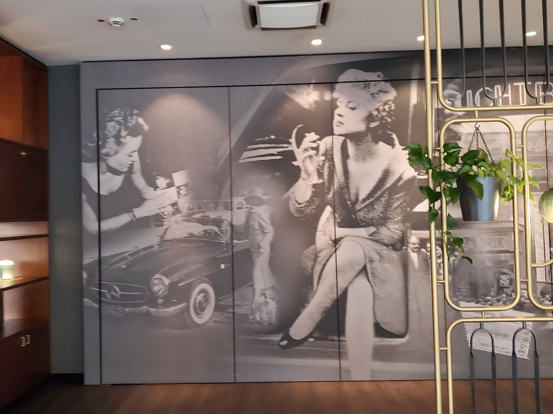 埃森1号汽车旅店主图