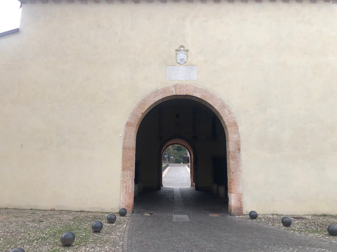 Porta Brescia-佩斯基耶拉德尔加尔达必去景点