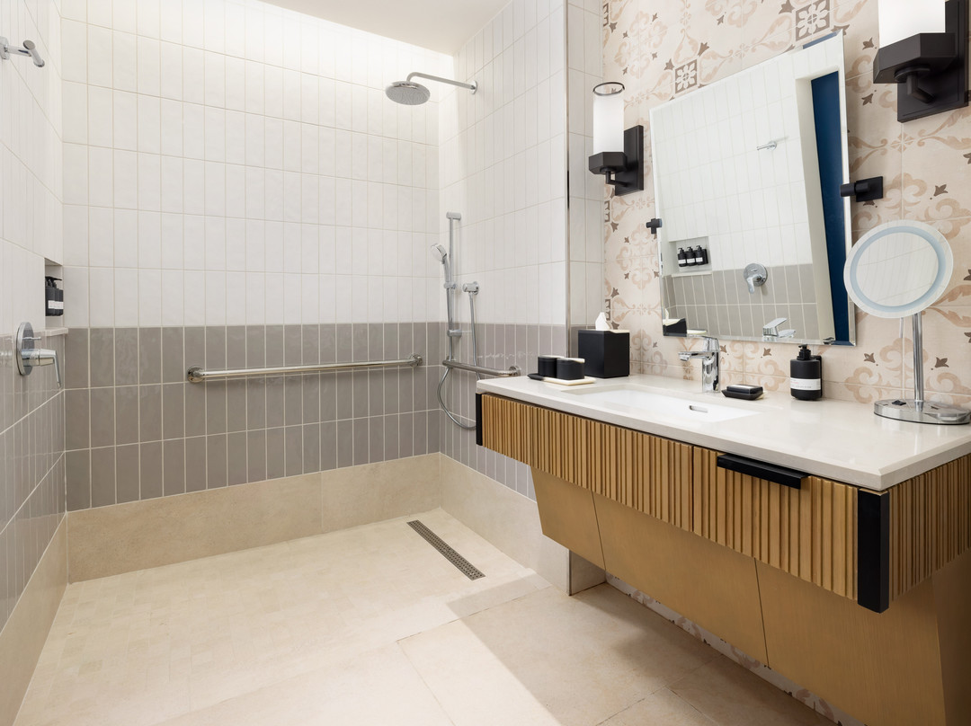 Hotel Santiago, Curio Collection By Hilton