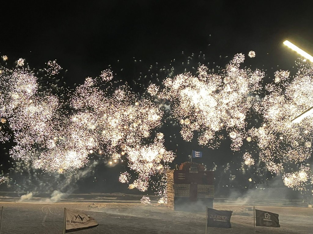 Carlton Beach-官方