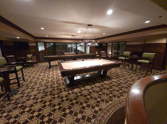 安阿伯丽晶套房酒店主图