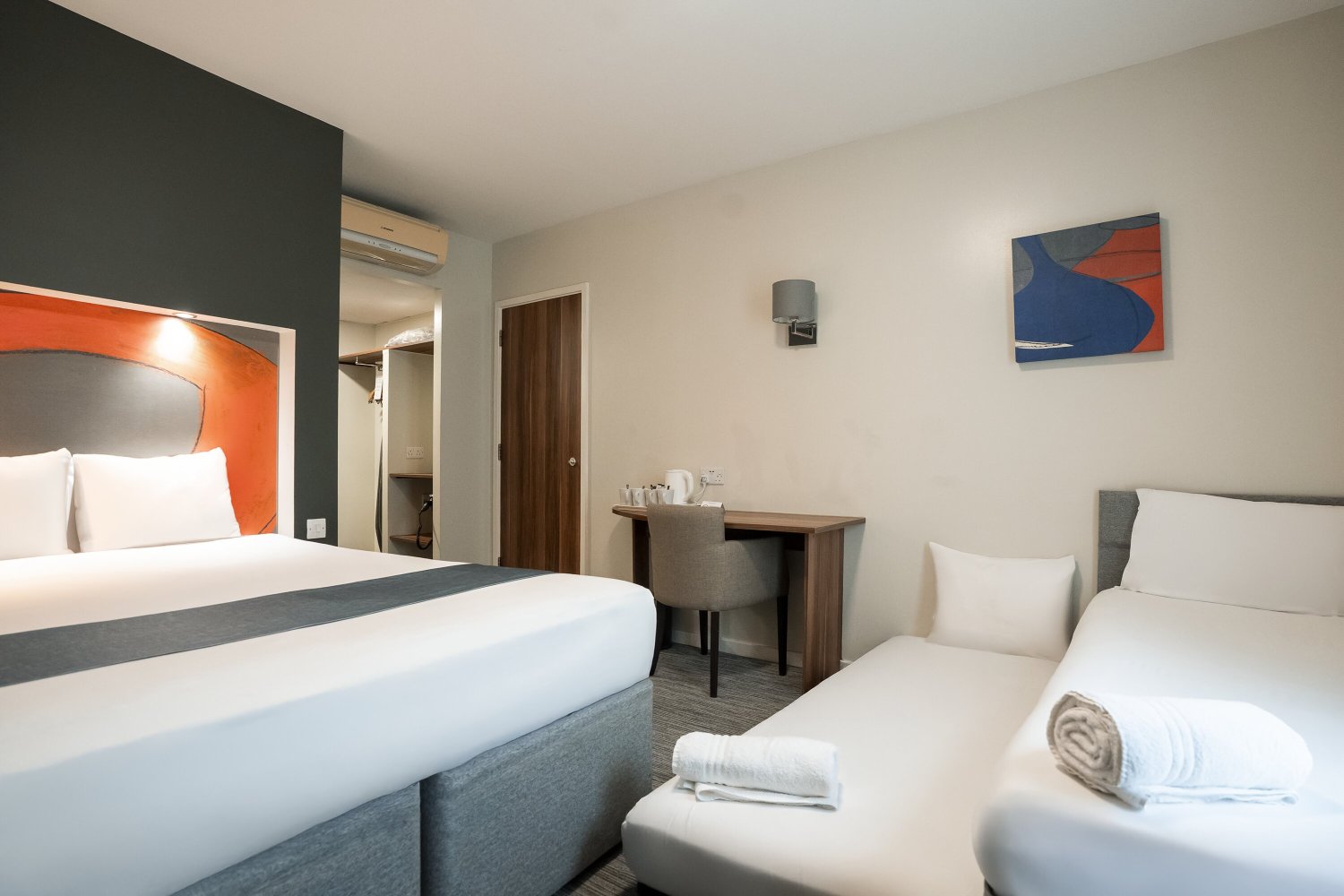 Ramada London Stansted M11-客卧