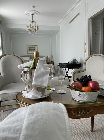 巴黎勒布里斯托酒店主图