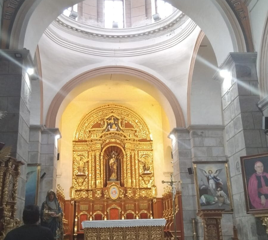 Catedral Católica de Ibarra-伊瓦拉必去景点