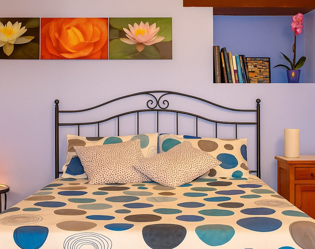 带游泳池的向日葵之家主图