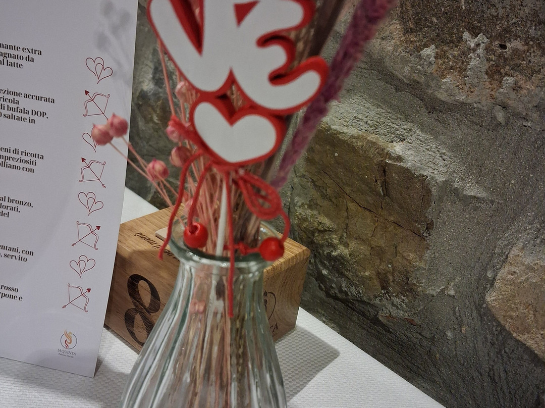 Iaquinta宫 - 房间及餐厅主图