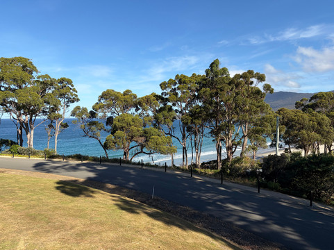 卢弗拉海滨酒店主图