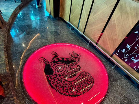 Cafe 35 Avaz Twist Tower