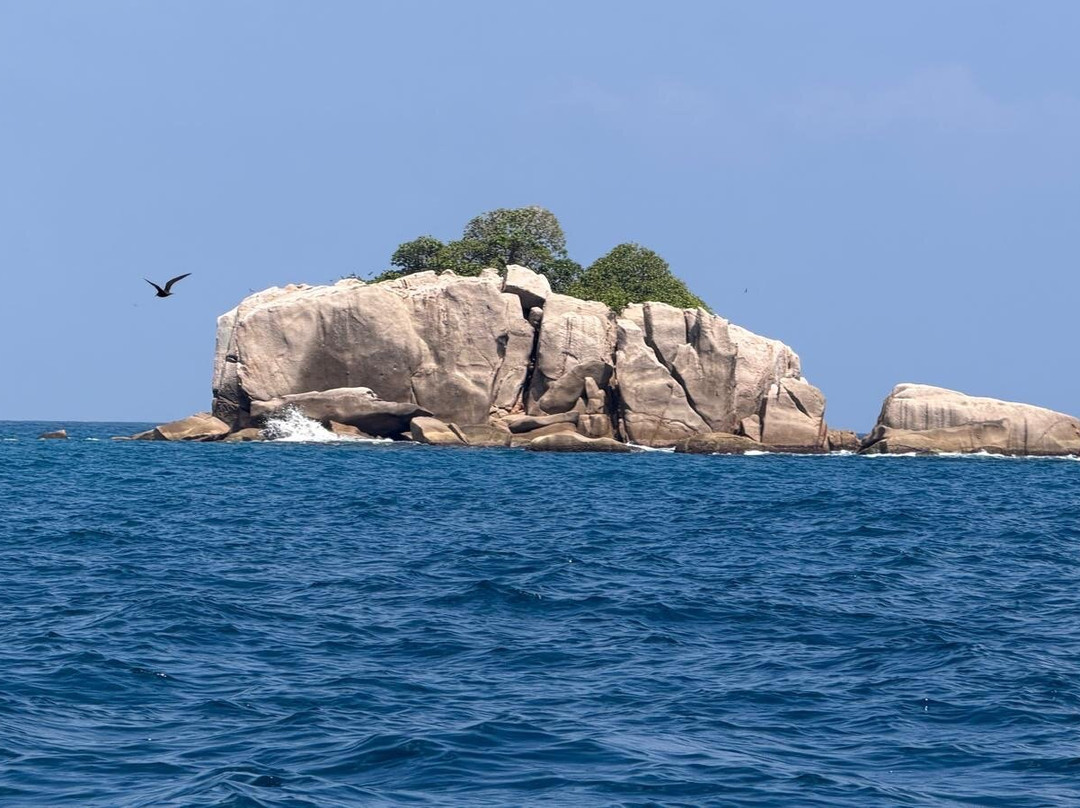 Belle Petra Boatcharter-La Passe必去景点