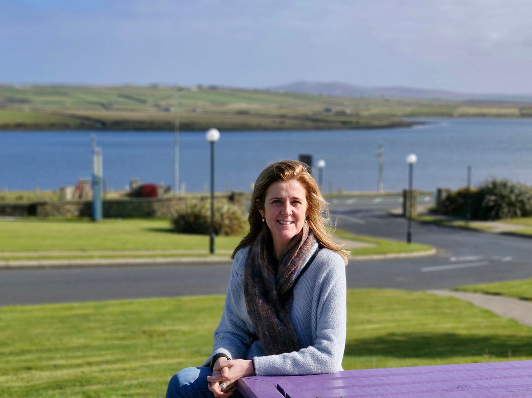 宽阔避风港湾酒店主图