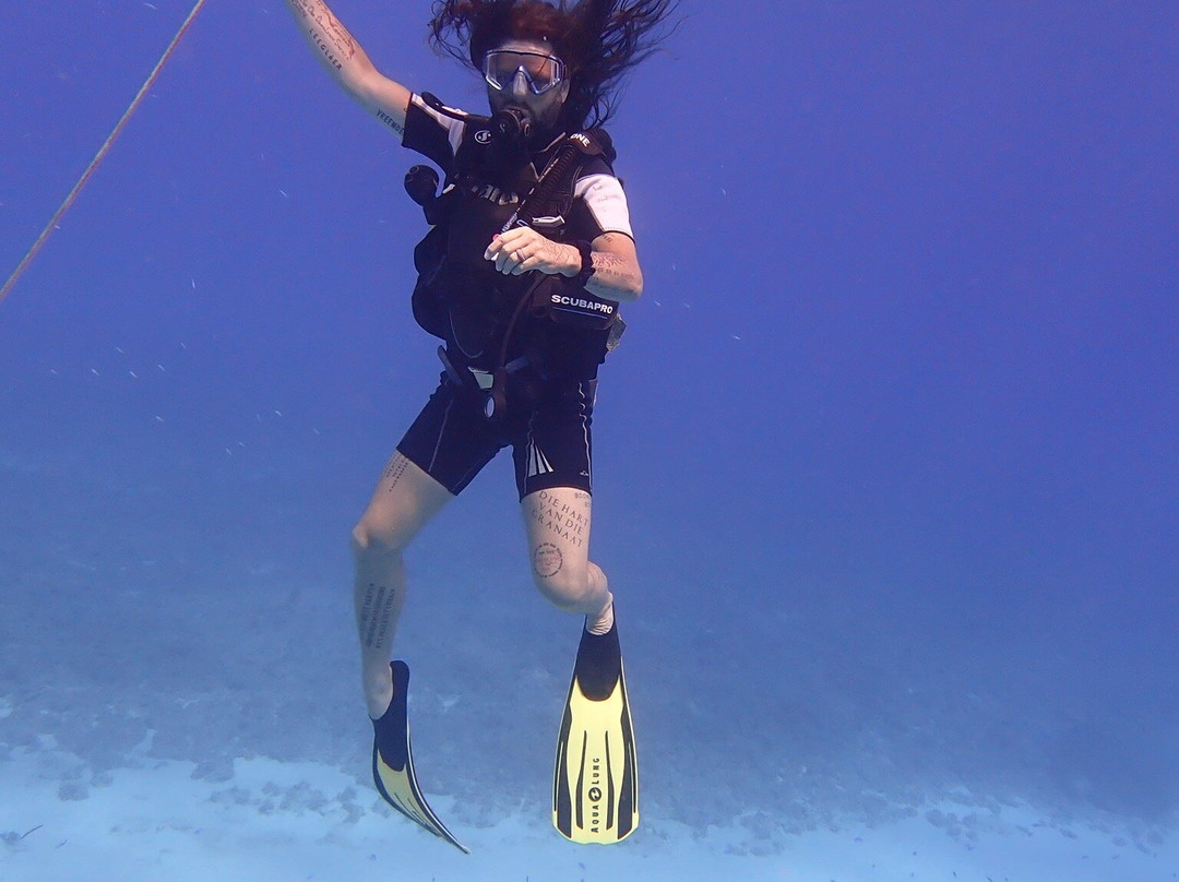 基地潜水中心-Pereybere必去景点