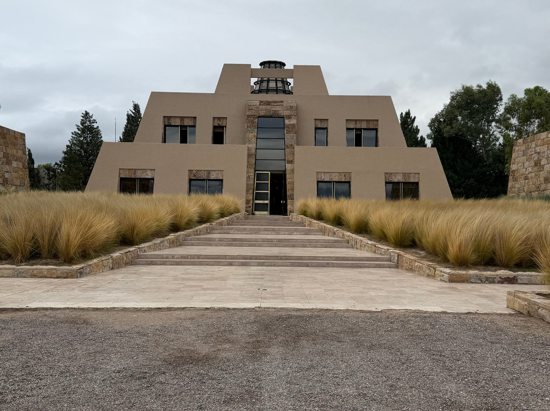 Adora Mendoza-门多萨必去景点