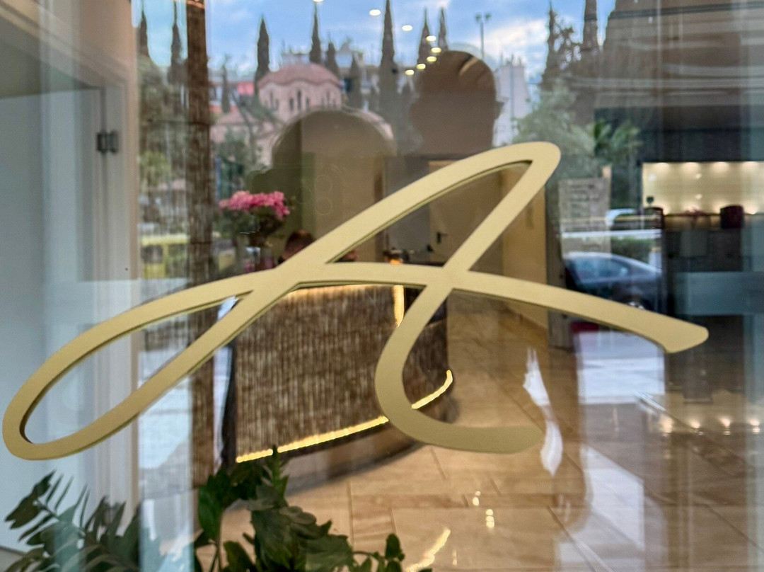 雅典大道酒店主图