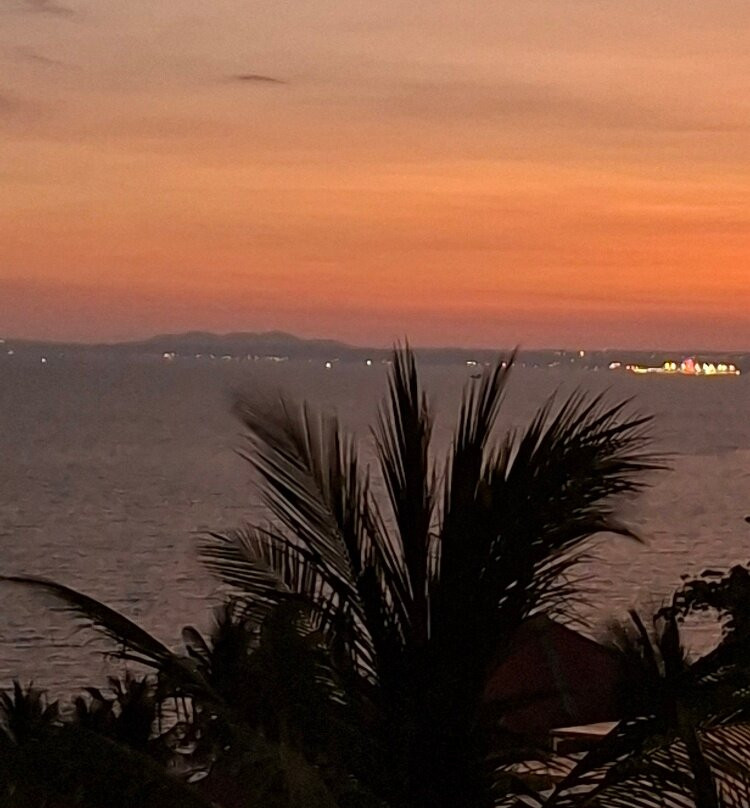 海崖度假酒店主图