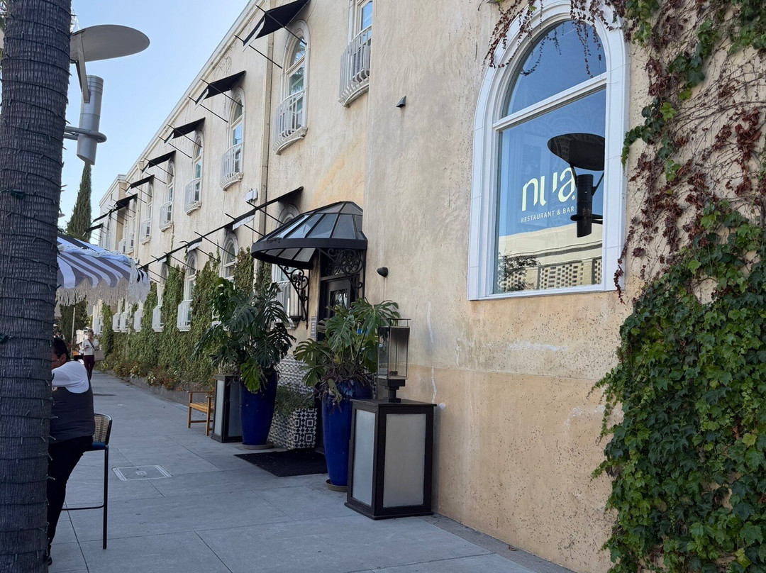 The Crescent Hotel Beverly Hills