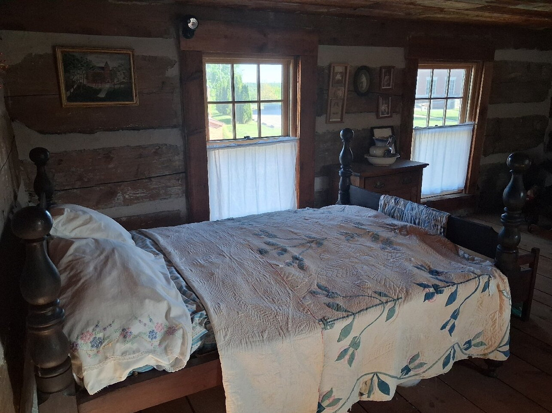 William Arnold Log House-Williamstown必去景点