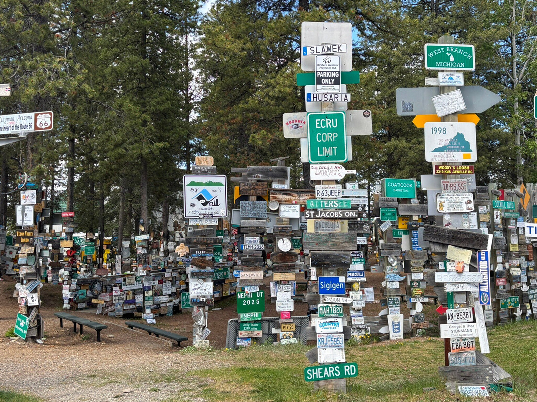 Sign Post Forest-Watson Lake必去景点