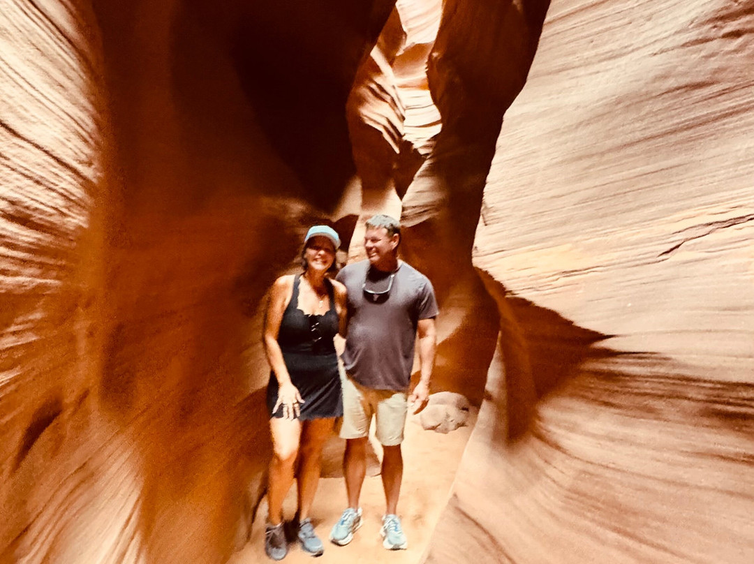 Lii Bikee Slot Canyon Tours