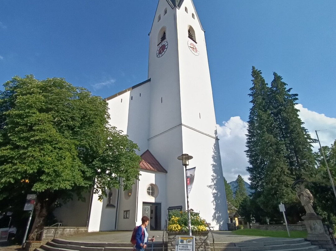 Katholische Pfarrkirche Sankt Johann Baptist-奥伯斯多夫必去景点