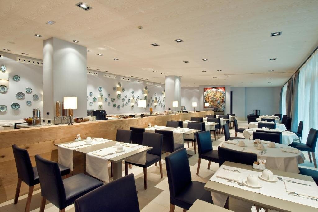 巴拉加里斯URH温泉禅酒店主图