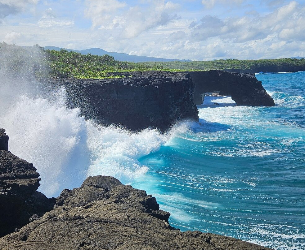 Coastal Lava Cliff Walk-Upolu必去景点