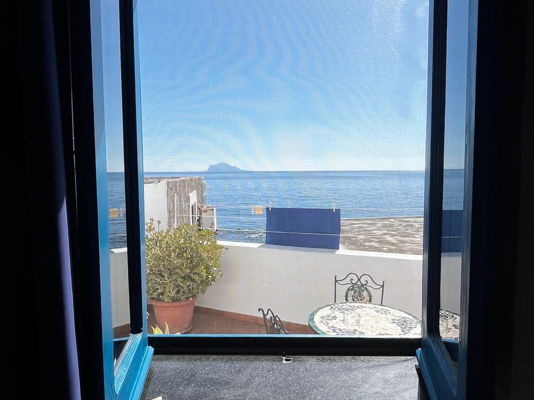 蓬塔巴罗尼酒店主图