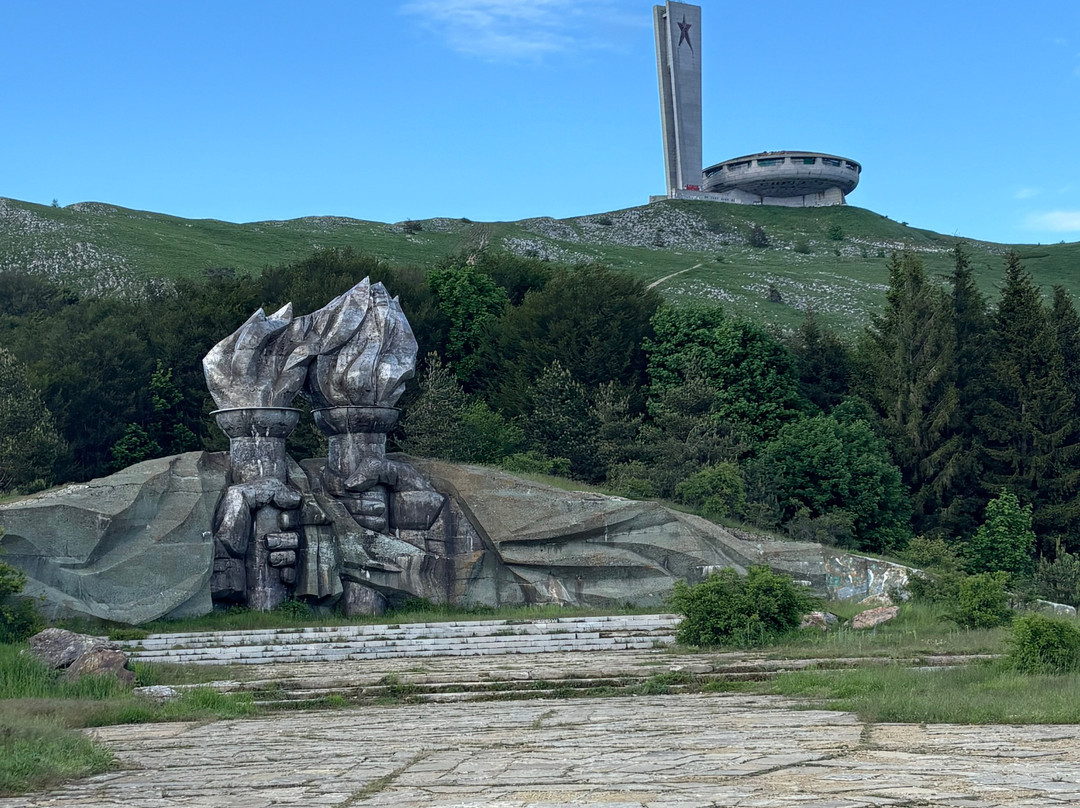 Buzludzha Monument-卡赞勒克必去景点