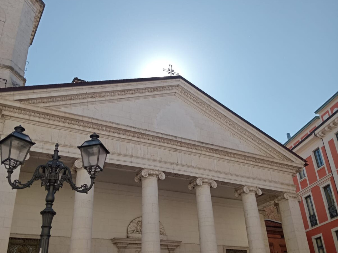 Cattedrale della Santissima Trinita-坎波巴索必去景点