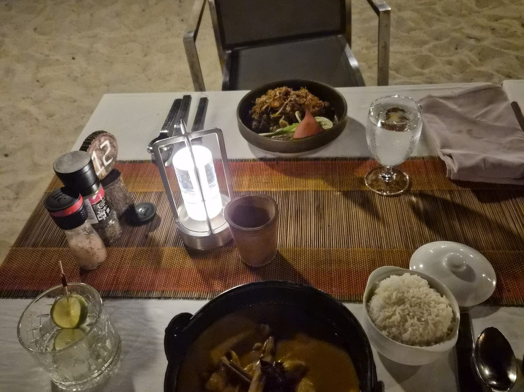 苏梅岛皇家芒别墅酒店主图