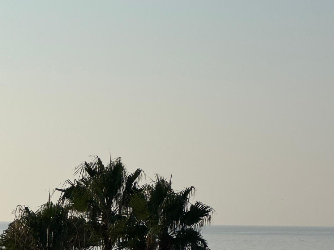 海蓝宝石水疗酒店主图