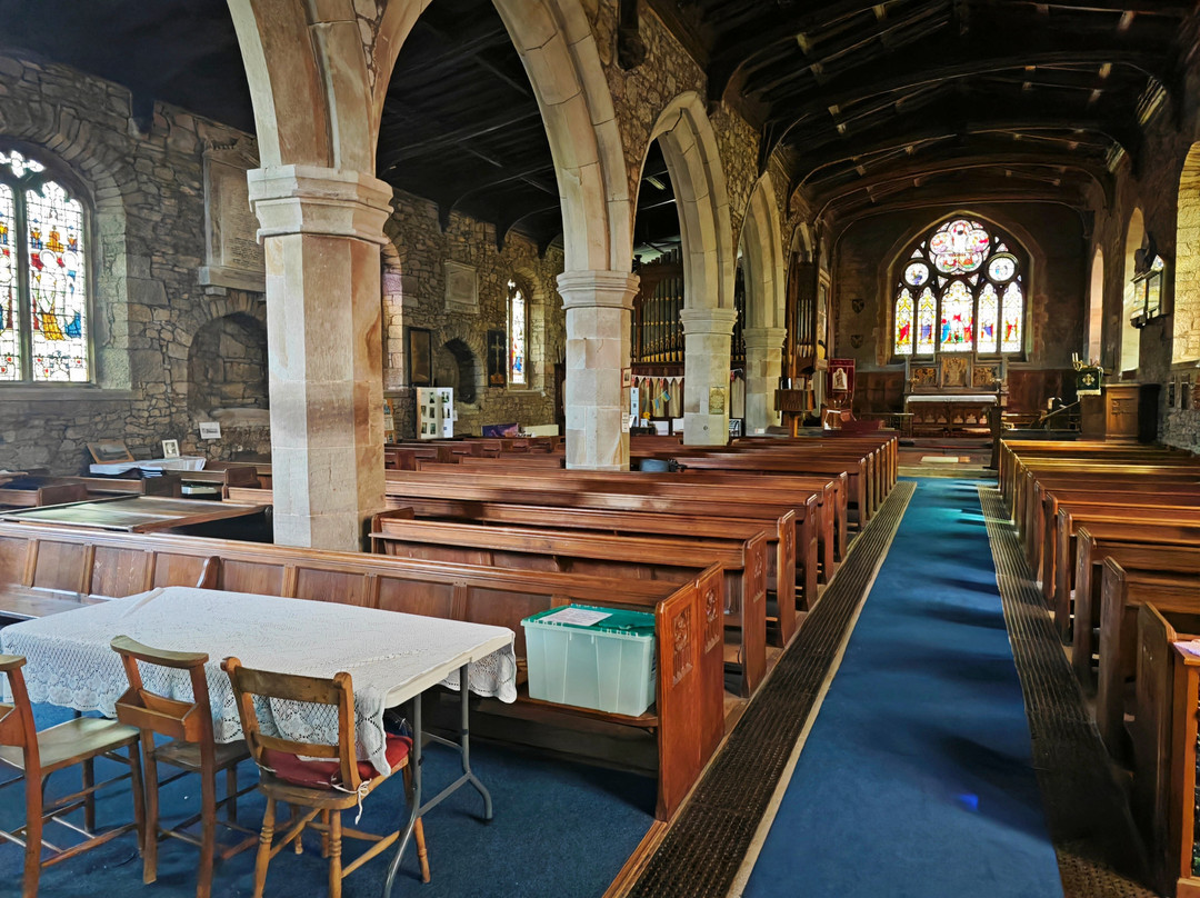 Flintshire旅游景点-St Peter and St Eurgain Church