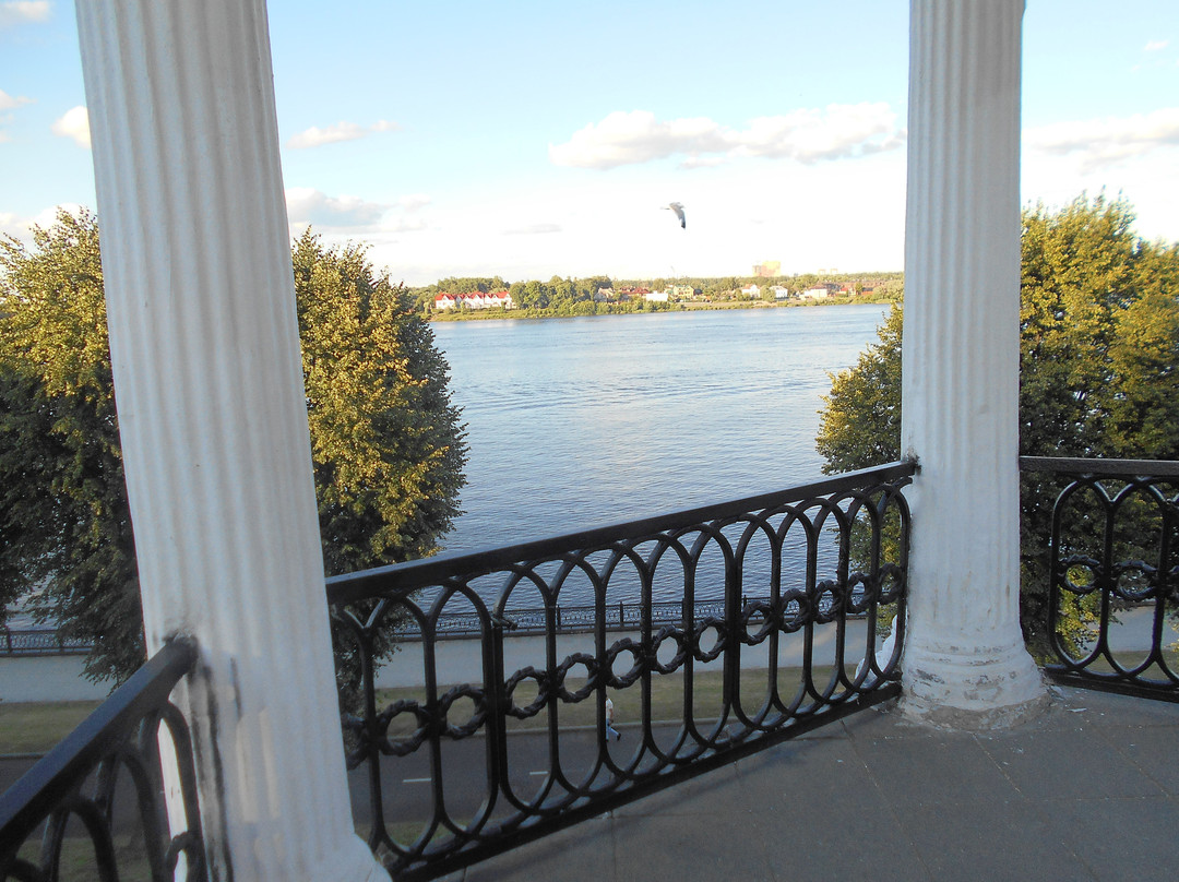 Pavilion on Volga's harbour-雅罗斯拉夫必去景点